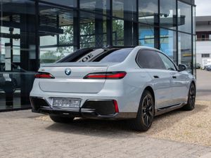 BMW 7 Series 750e - Image 2