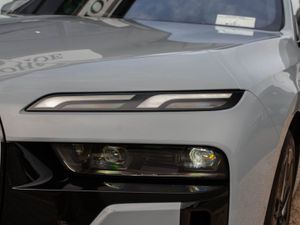 BMW 7 Series 750e - Image 3