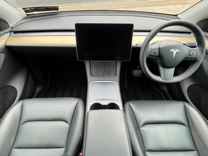 Tesla Model Y Long-range Dual Motor AWD - Image 2