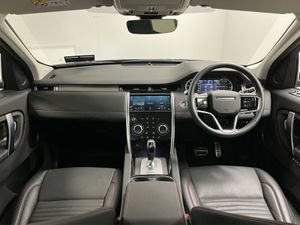 Land Rover Discovery SE R-dynamic P300e - Image 4