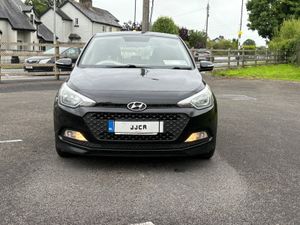 ABSOLUTELY IMMACULATE 2015 HYUNDAI I20 - Image 2