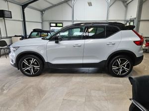 21 VOLVO XC40 PETRO HYBRID - Image 4
