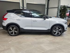 21 VOLVO XC40 PETRO HYBRID - Image 3