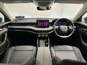 Skoda Superb Selection Combi DSG 2.0tdi - Reversi - Image 4