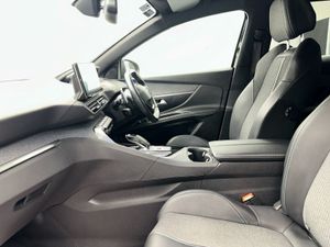 Peugeot 3008 1.5hdi Allure  auto   115 P/W - Image 4