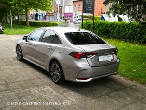 Toyota Corolla Hybrid Luna Sport 4DR Auto - Image 3