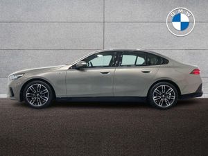 BMW 5 Series 520i M Sport Saloon - Image 4