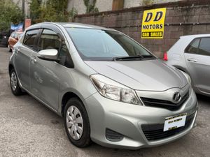 Toyota Vitz/ Yaris 1.0 2012 with PUSH START - Image 4