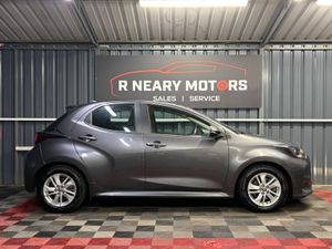 2022 Toyota Yaris  1.5 Hybrid Luna Automatic - Image 4