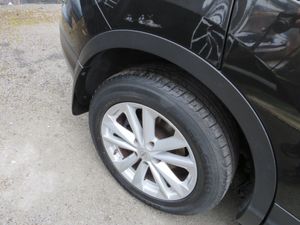 Nissan Qashqai 2015 5DR BLACK LOW MILES DIESEL - Image 2