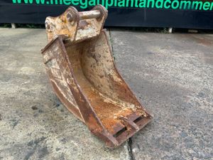 24" CATERPILLAR BUCKET........65mm PINS......187w. - Image 4
