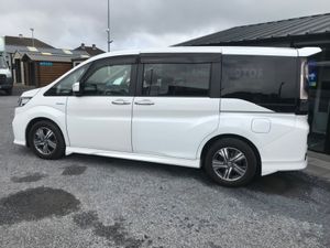 2017 Honda Stepwagon 7 Seater - Image 4