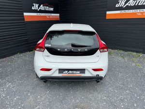 Volvo V40 1.6 T4 Auto - Image 4