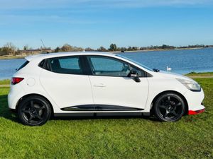 Renault Clio Stunning Clio Finance From Only  49p - Image 4