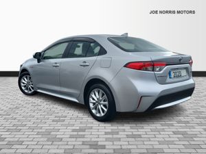 Toyota Corolla 1.8 Hybrid Saloon - Image 4