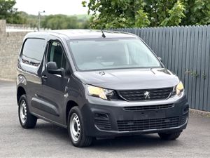 Peugeot Partner PROFESSIONAL PREMIUM +€19995 Plus - Image 4