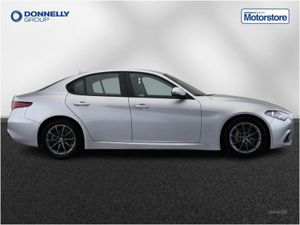 Alfa Romeo Giulia 2.2 Jtdm-2 180 Tecnica 4dr Auto - Image 3