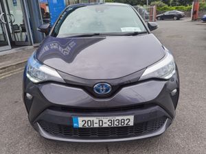 TOYOTA C-HR 1.8 DESIGN AUTOMATIC PETROL HYBRID - Image 2