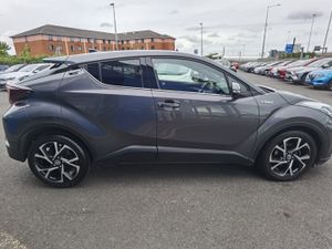 TOYOTA C-HR 1.8 DESIGN AUTOMATIC PETROL HYBRID - Image 4