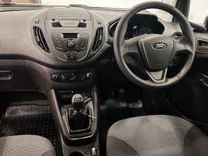 LOW MILES FORD TRANZIT COURIER 1.5TD 2019 - Image 4