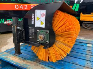 MINI SKID STEER HYDRAULIC ROAD BRUSH.. - Image 3