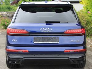 Q7 S Line * E hybrid * Black pack - Image 4
