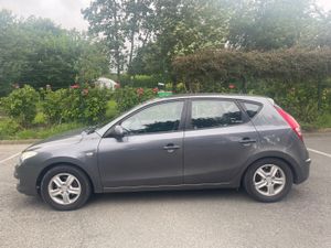 Hyundai i30 2009 , tax and tested - Image 2