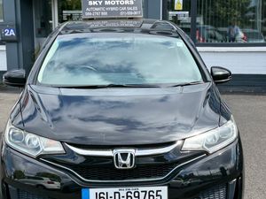 2016 Honda Fit 1.5 Hybrid auto Top Specs - Image 2