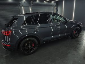 Audi Q5 35 TDI Launch Edition Auto - Image 4