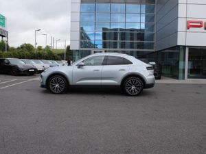 Porsche Macan 4 Electric (new 252 Registration) - Image 4