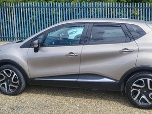 Automatic Renault Captur diesel - Image 4