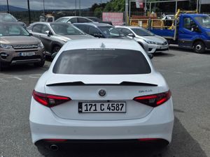 Alfa Romeo Giulia Super Sport 2.2 Diesel Auto 150h - Image 4