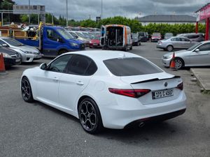 Alfa Romeo Giulia Super Sport 2.2 Diesel Auto 150h - Image 3