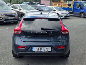 Volvo V40 D2 Momentum 2.0 Diesel Manual(191) - Image 4