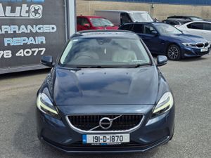 Volvo V40 D2 Momentum 2.0 Diesel Manual(191) - Image 2