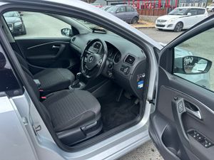 Volkswagen Polo 2014 with CarPlay - Image 4