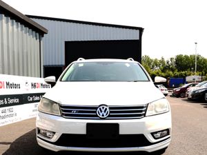 Volkswagen Passat 2014 white - Image 2