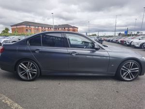 BMW 330E M SPORT SHADOW EDITION **HARMON/KARDON** - Image 4