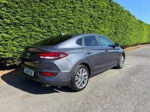 Hyundai i30 2020 FASTBACK 1.0 TURBO 30k/MLS - Image 3