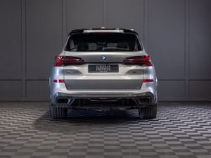 2025 BMW X5 X-Drive 50e M-Sport - Image 4