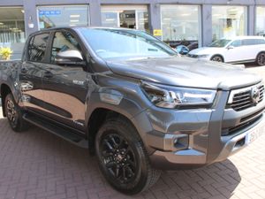 TOYOTA HILUX INVINCIBLE X 4 DR CREW CAB AUTOMATIC - Image 2