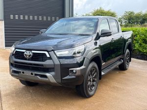 2025 Toyota Hilux Invincible X Automatic - Image 2