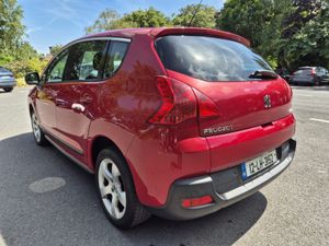 MINT CONDITION Peugeot 3008 2012 - Image 4