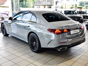 Mercedes-Benz E-Class E300de AMG Night Pack New - Image 4