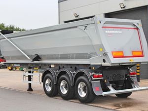 NEW 2025 KASSBOHRER TRI-AXLE TIPPING TRAILER - Image 4