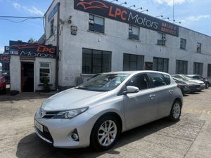 Toyota Auris 2014 low mileage - Image 2