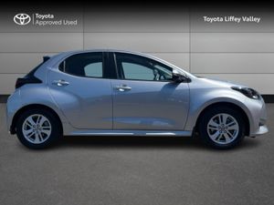 Toyota Yaris HYBRID LUNA 4DR AUTO - Image 3