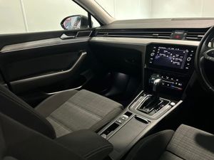 Volkswagen Passat BUSINESS 2.0 TDI MANUAL 6SPEED F - Image 2