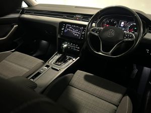 Volkswagen Passat BUSINESS 2.0 TDI MANUAL 6SPEED F - Image 3