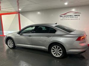 Volkswagen Passat BUSINESS 2.0 TDI MANUAL 6SPEED F - Image 2